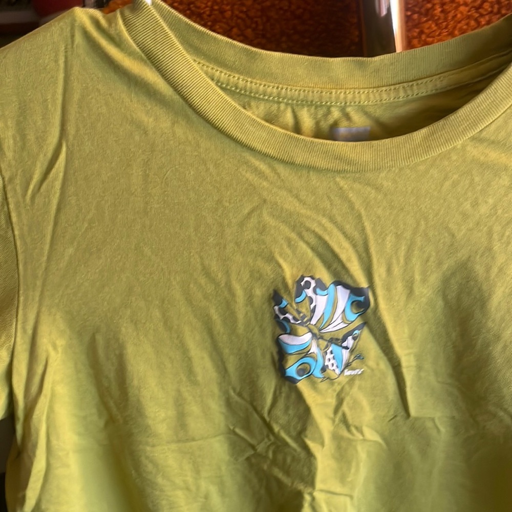 Levi’s Green Butterfly Crop Top 19x17